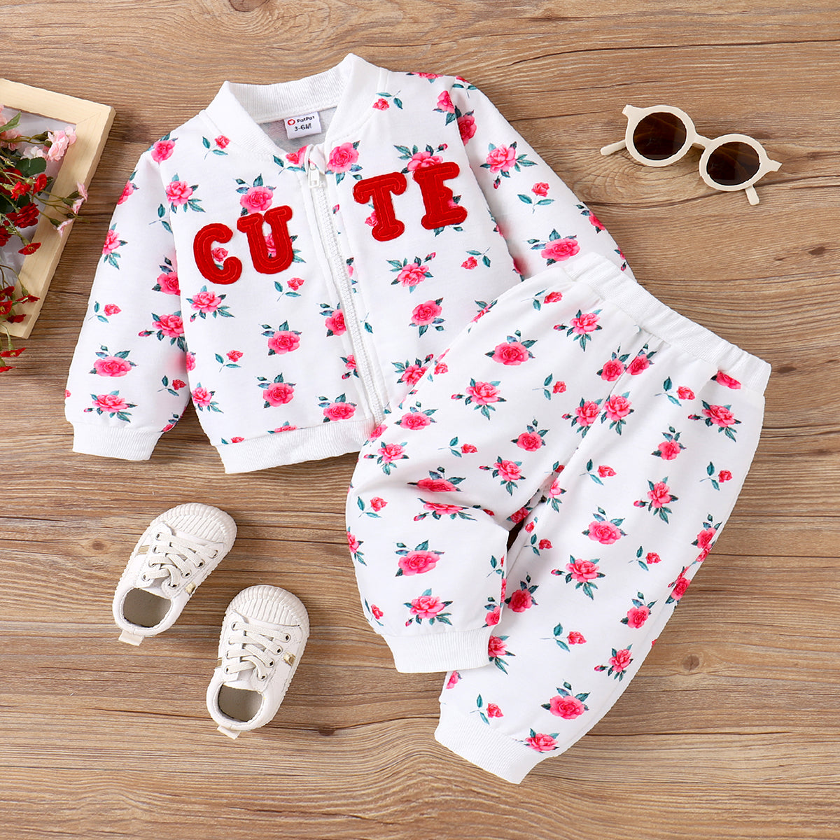 2pcs بیبی گرل آل اوور فلورل اینڈ لیٹرز گرافک زپر لمبی آستین والی سویٹ شرٹ اور پینٹ سیٹ
