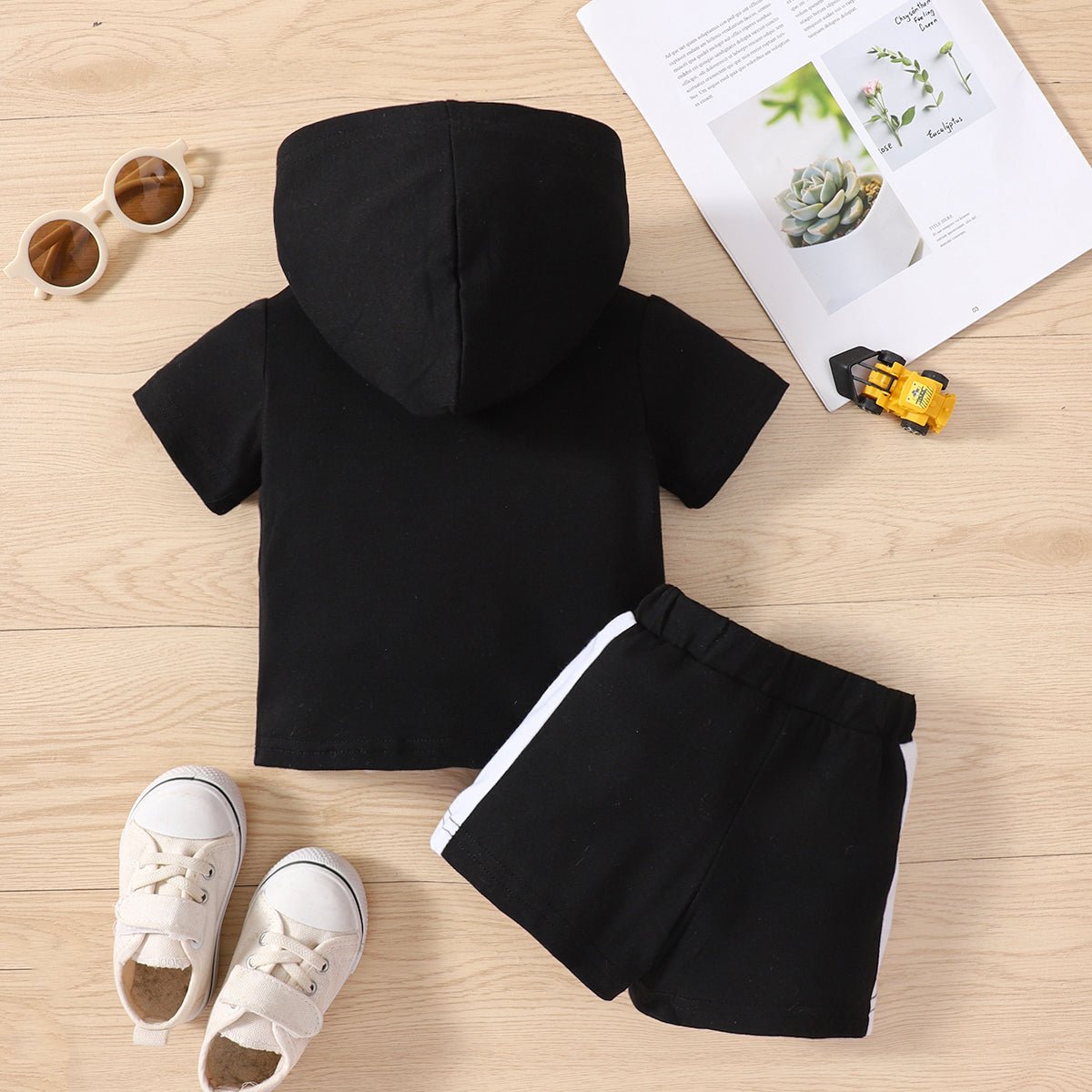2pcs Baby Boy/Girl Letter Print Hooded Short - sleeve Top & Shorts Set - MomYom PK
