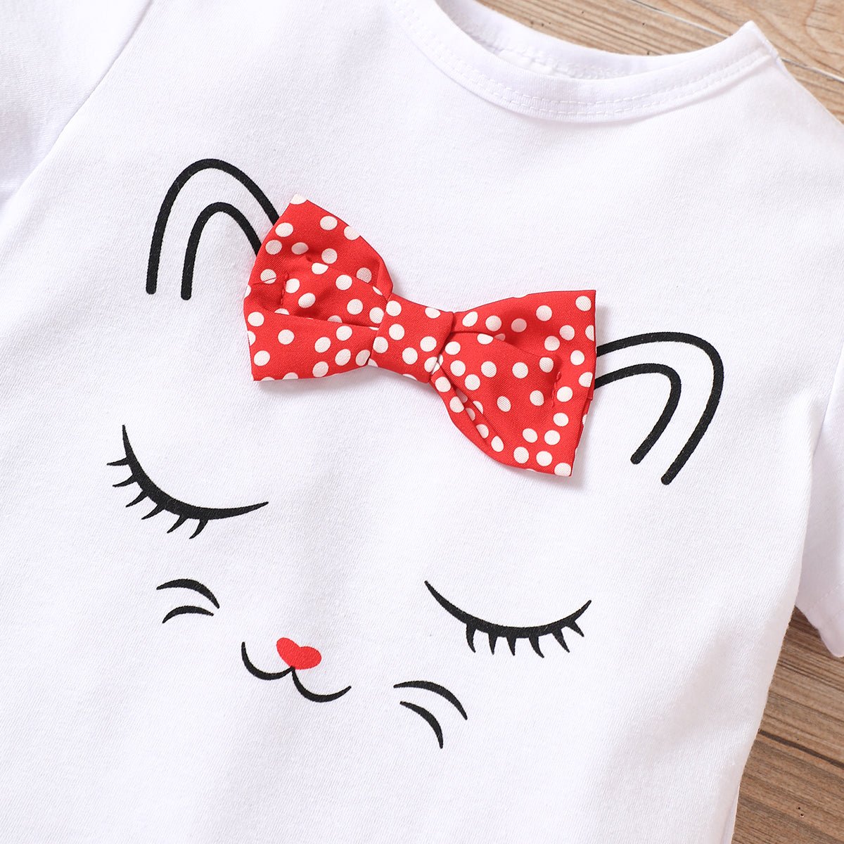 2pcs Toddler Girl Playful Bow Decor Cat Print Tee and Dots Pattern Shorts Set - MomYom PK