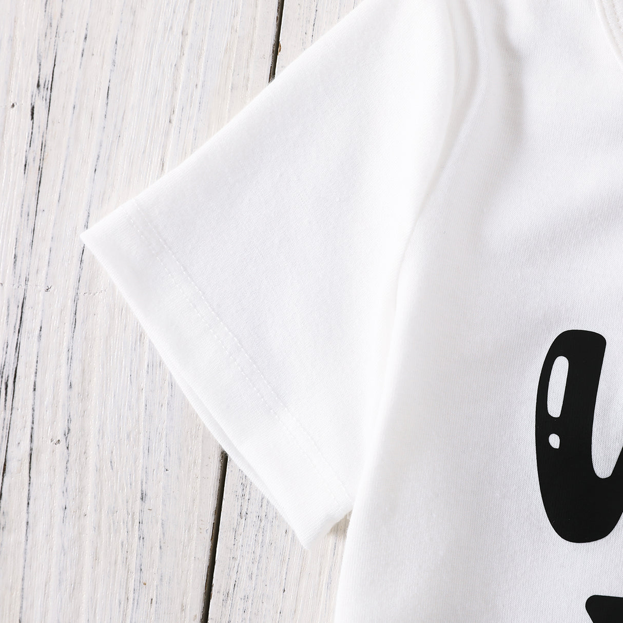 2pcs Toddler Boy Letter Print Short-sleeve Tee and Geo Pattern Overall Romper Set