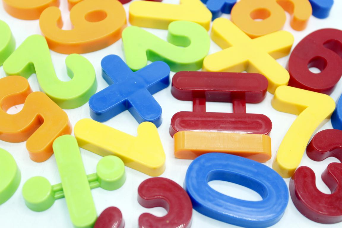 Magnetic Numbers Children Kids Learn Alphabet Toy Fridge (HM1173A)