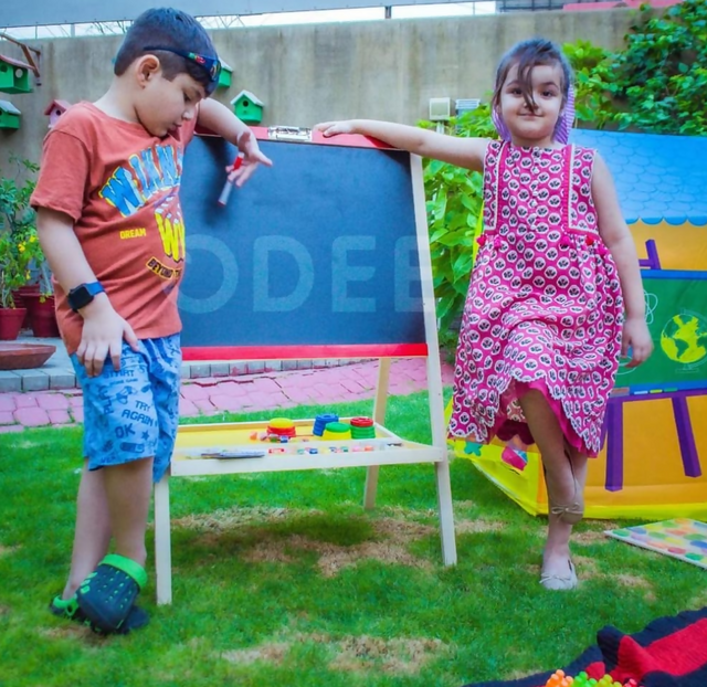 Easel-2New